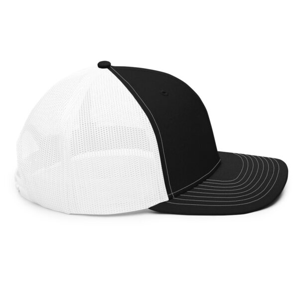 snapback trucker cap black white right side 662e737833610